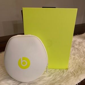 🚫SOLD🚫Beats by Dre Mixr Limited Edition